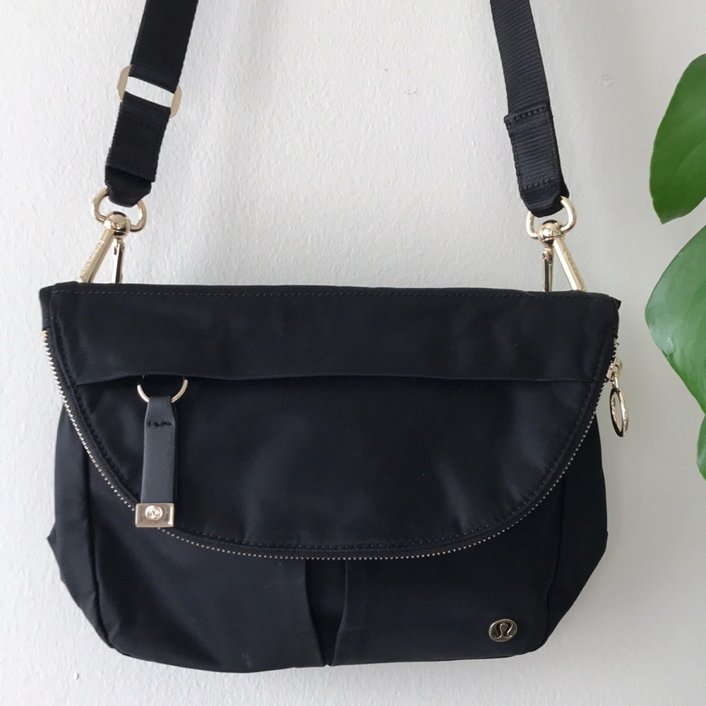 Lululemon all night festival crossbody bag